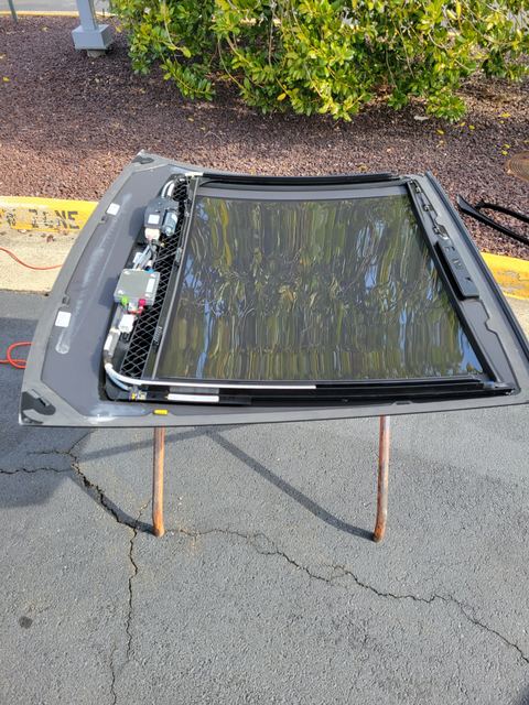 Auto glass and sunroof work by Battlefield Glass
